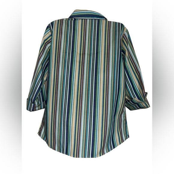 ALC Women’s Green Blue Button Down Wrinkle Free Shirt‎ 3/4 Sleeve Size Medium - Picture 2 of 4